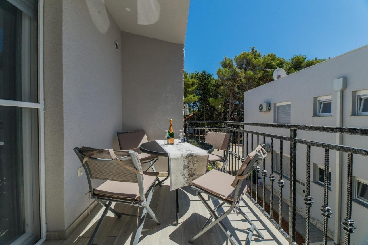Apartments Djian Vir Exterior photo