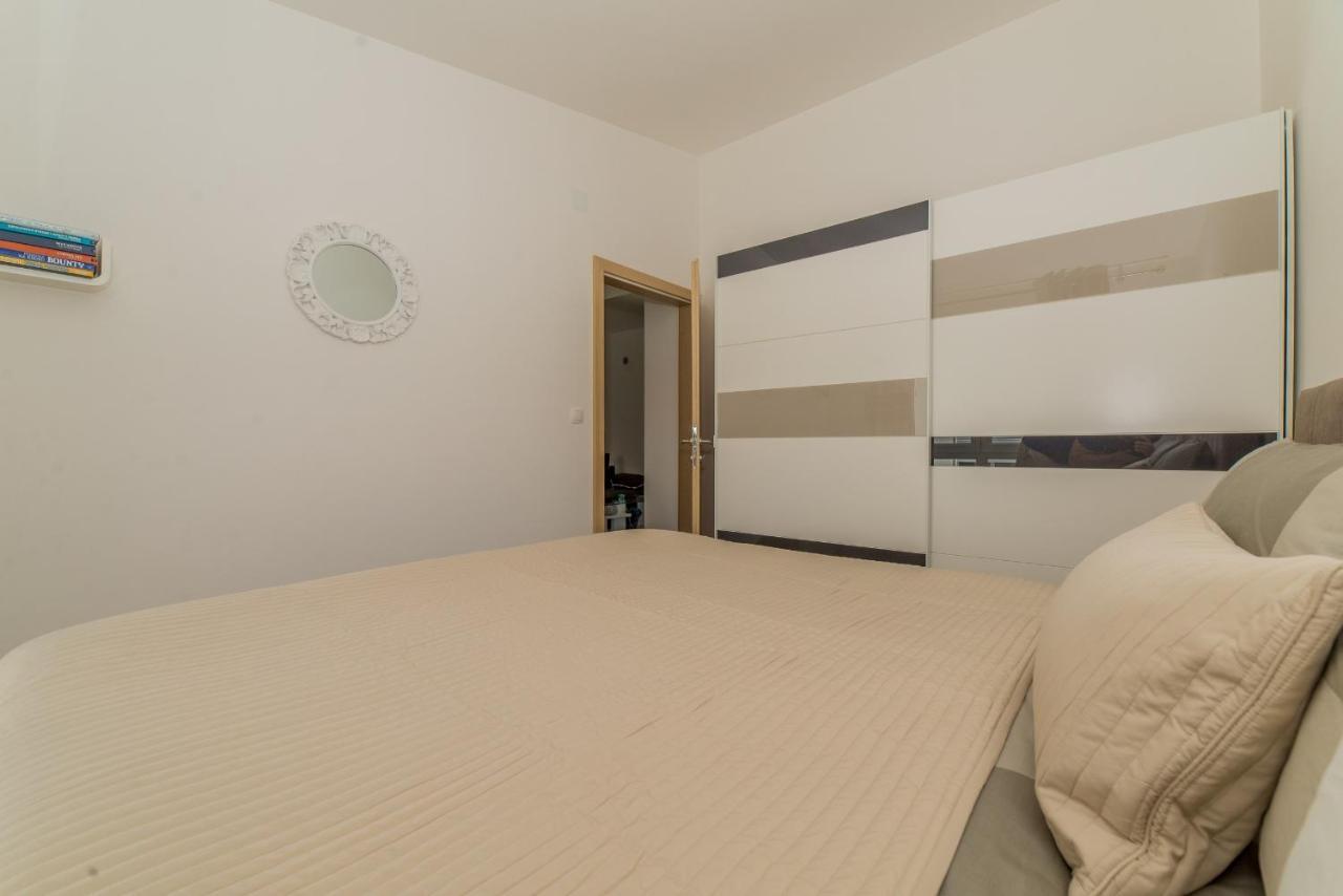 Apartments Djian Vir Exterior photo
