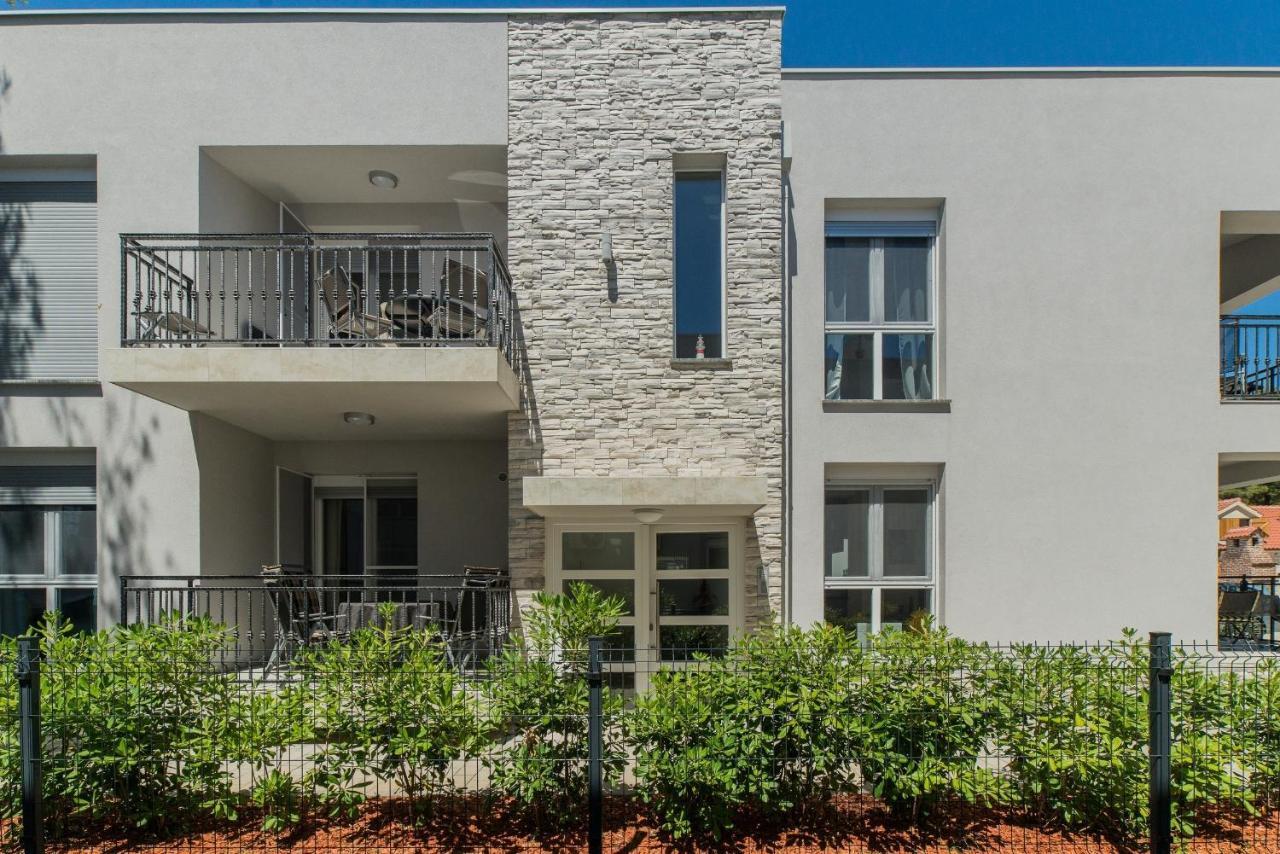 Apartments Djian Vir Exterior photo