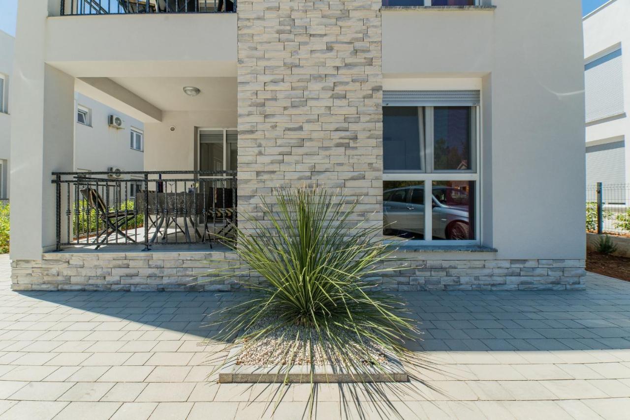 Apartments Djian Vir Exterior photo