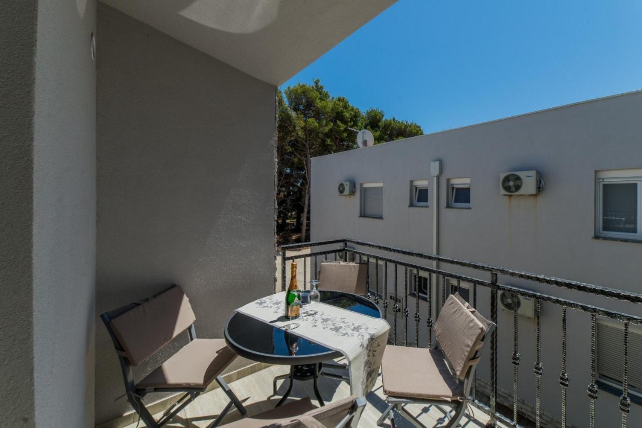 Apartments Djian Vir Exterior photo
