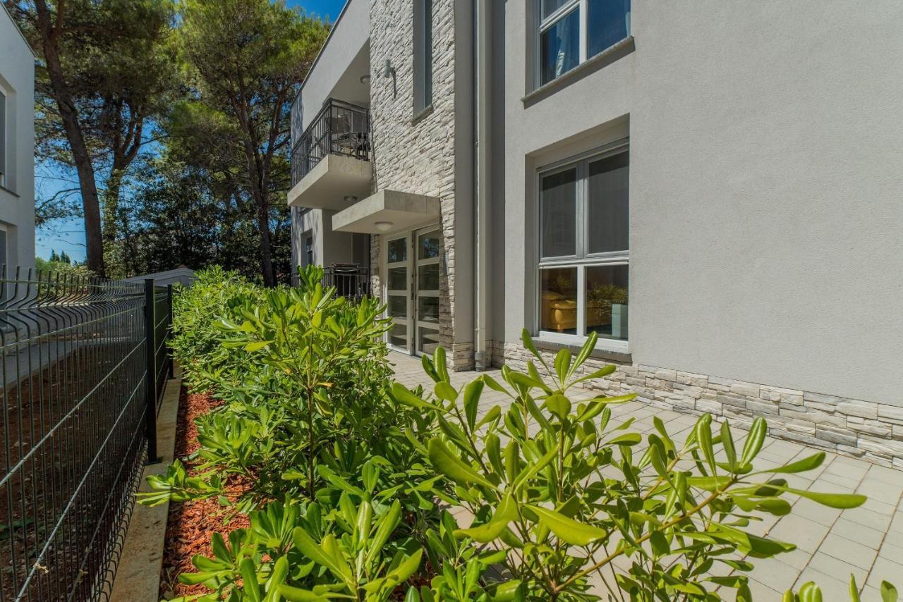 Apartments Djian Vir Exterior photo