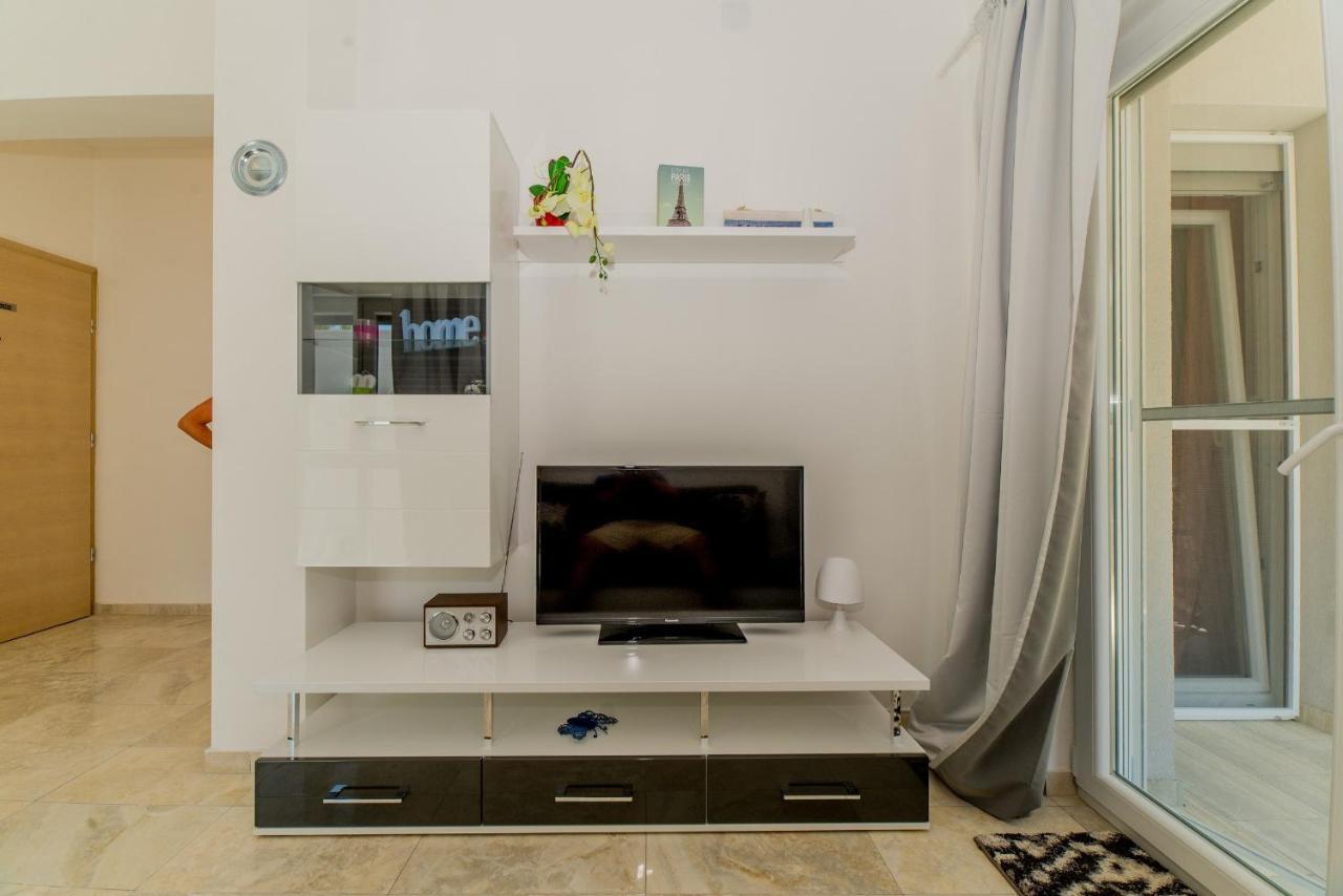 Apartments Djian Vir Exterior photo